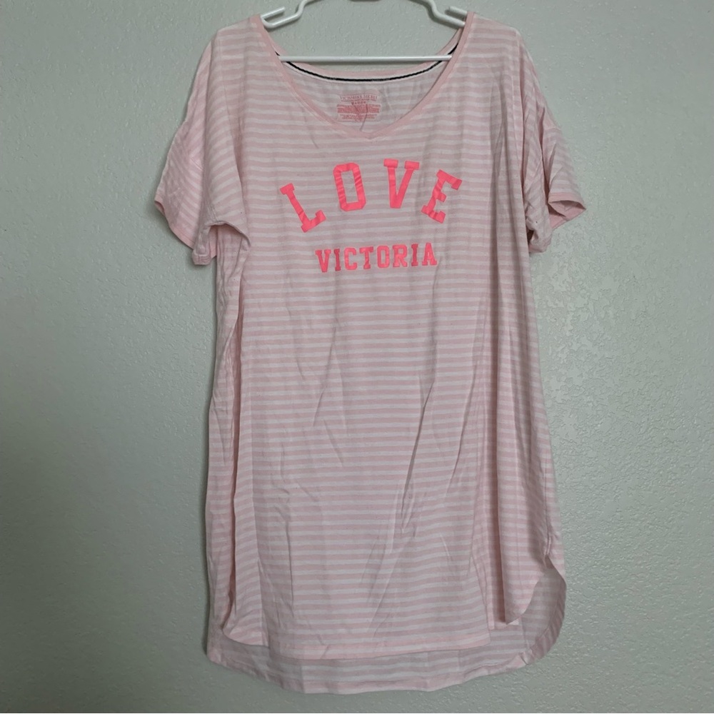 🆕 Victoria's Secret "LOVE VICTORIA" Sleep Shirt